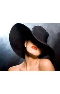 Алмазная мозаика 40х50см Девушка в черной шляпе, круглые стразы KR 0040